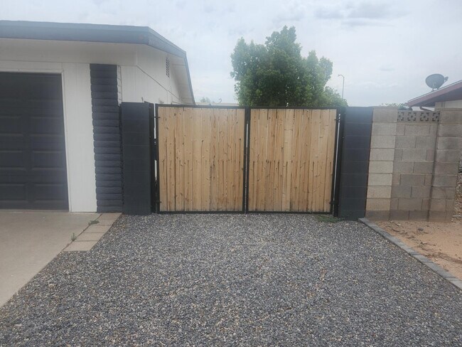 Building Photo - 2267 E Caballero Cir