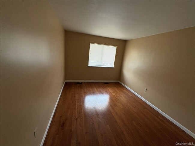 Building Photo - 5 N Aspen Rd