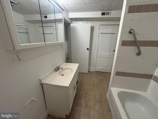 Building Photo - 5455 Mason Springs Rd