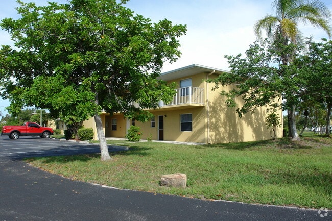 Building Photo - Hemingway Condominium Association