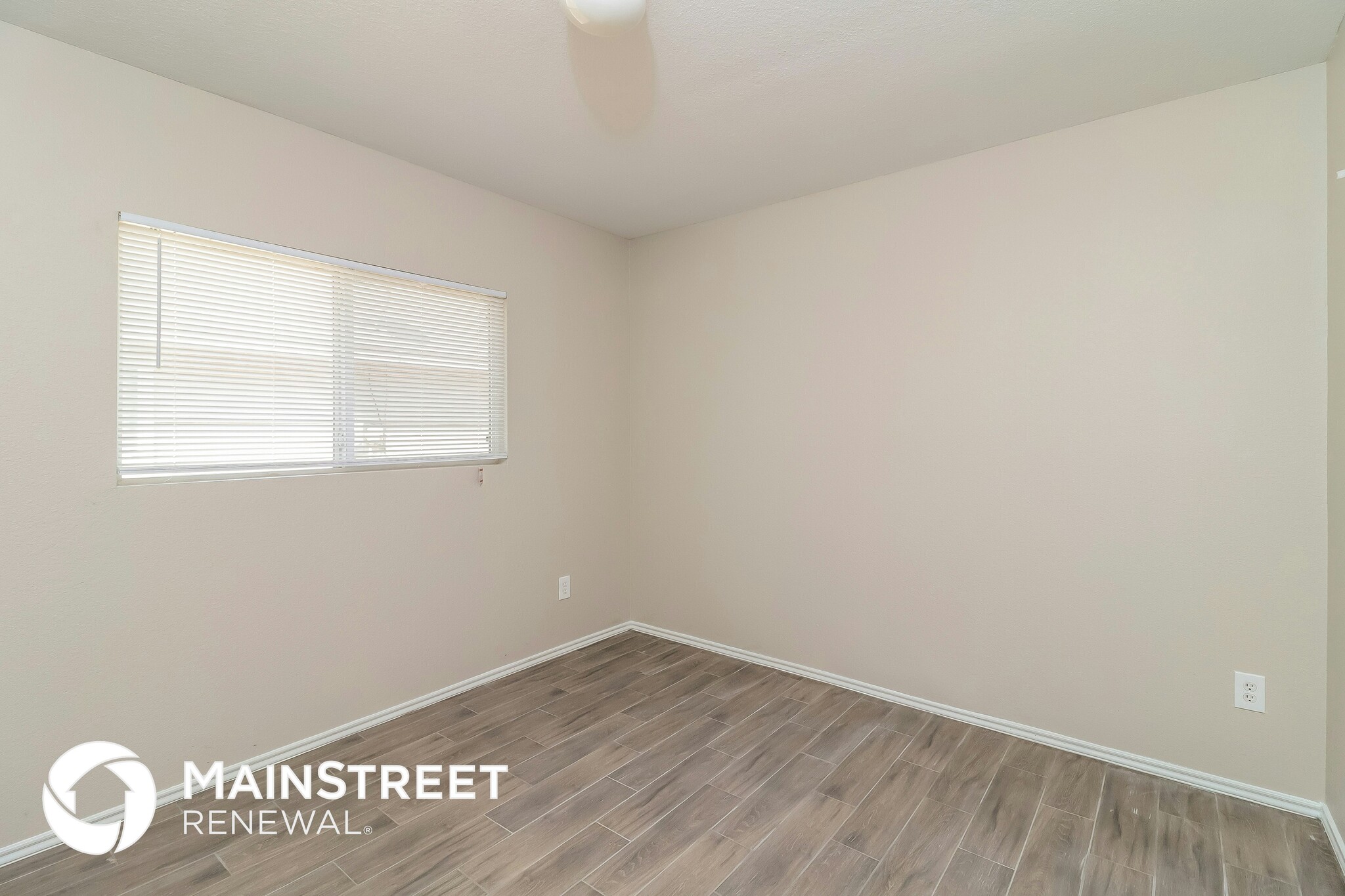 Building Photo - 212 Cres Ridge Dr