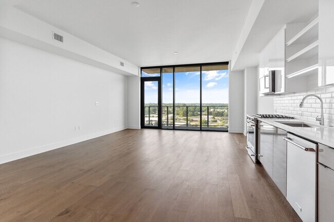 Building Photo - Studio Apartment in West Midtown!