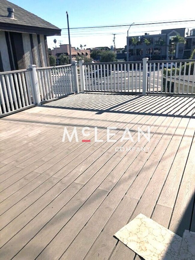 Building Photo - 5830 Appian Way