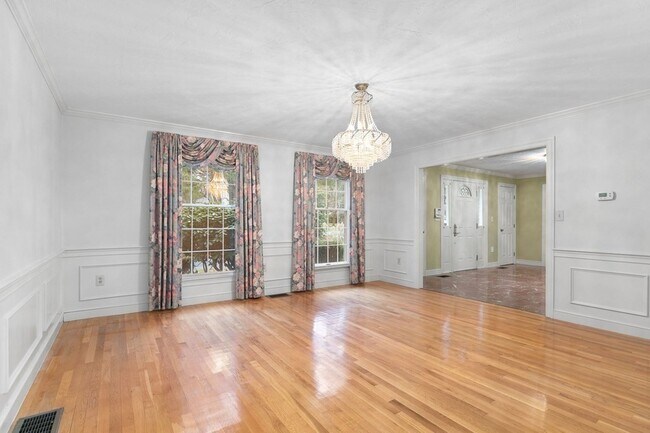 Building Photo - 1 Sutton Pl