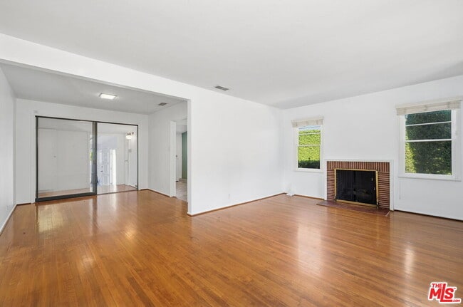 Building Photo - 14529 Greenleaf St