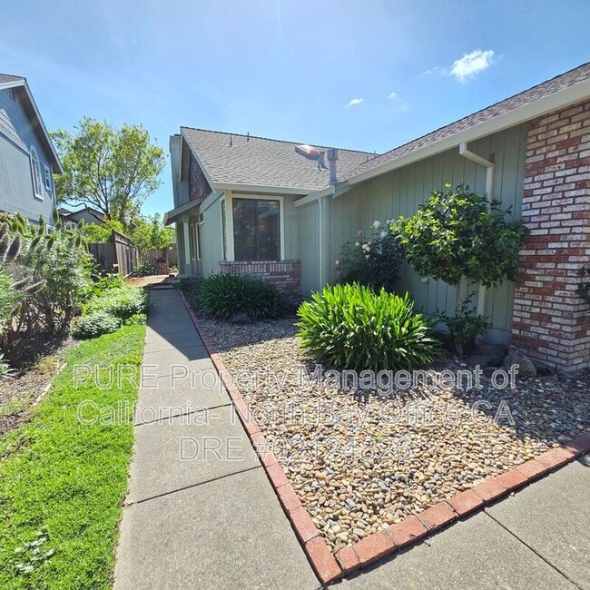 Building Photo - 869 Maria Dr