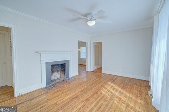 Building Photo - 654 Schuyler Ave SE