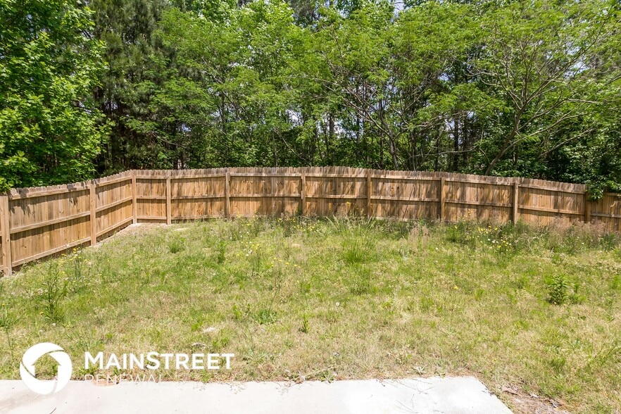Building Photo - 6233 Selborn Dr SW
