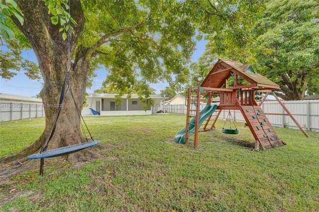 Building Photo - 6283 Sherman St