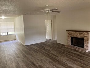 Building Photo - 509 Hedgewood Dr