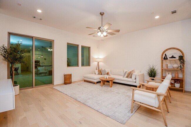 Building Photo - 4403 Greeley St