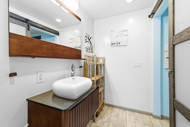 Building Photo - 3050 Rue D’Orleans