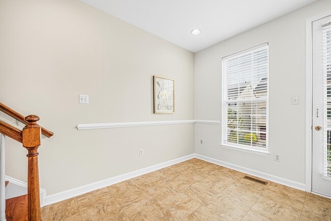 Building Photo - 631 Gatestone St