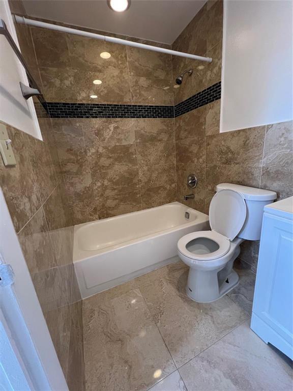 Building Photo - 8060 N Colony Cir