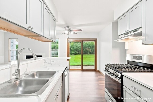 Building Photo - 3020 Ilene Dr
