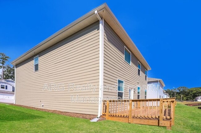 Building Photo - 17 Camellia Dr
