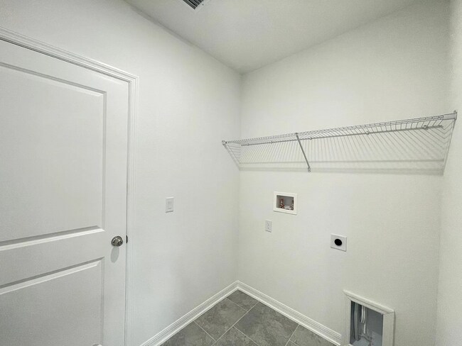 Building Photo - 3931 Willowbrook Dr, Edgewater, FL 32141