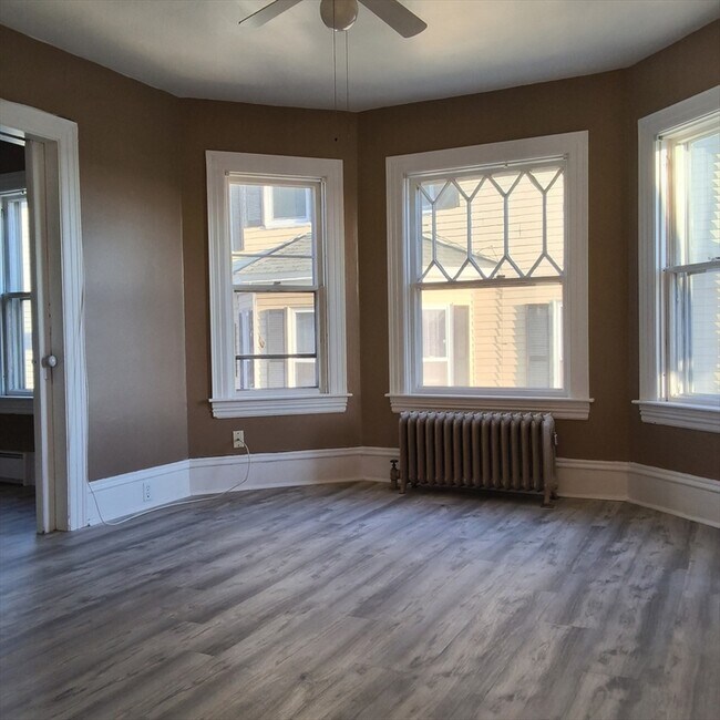 Building Photo - 517-519 Second St