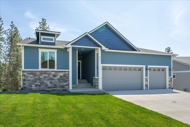 Building Photo - $3,800 - 4 Bed / 3 Bath Stunning Brand New...