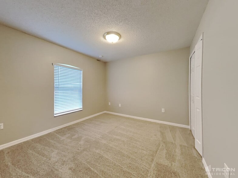 Building Photo - 5148 Jenson Ave