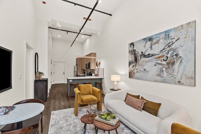 Building Photo - 813 W Evergreen Ave