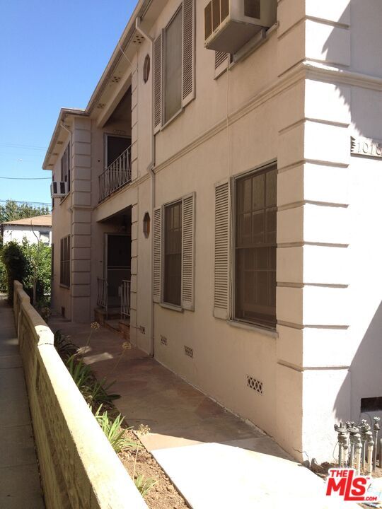 Primary Photo - 1022 S Wooster St