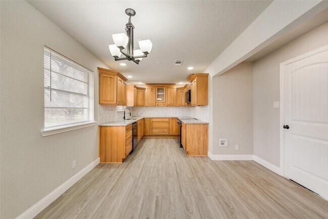 Building Photo - 4809 Jordan Park Dr