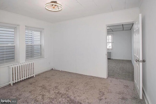Building Photo - 129 N Oxford Ave