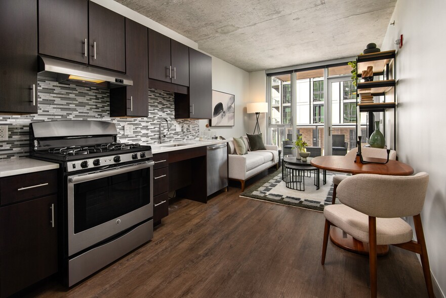 Primary Photo - Gateway West Loop