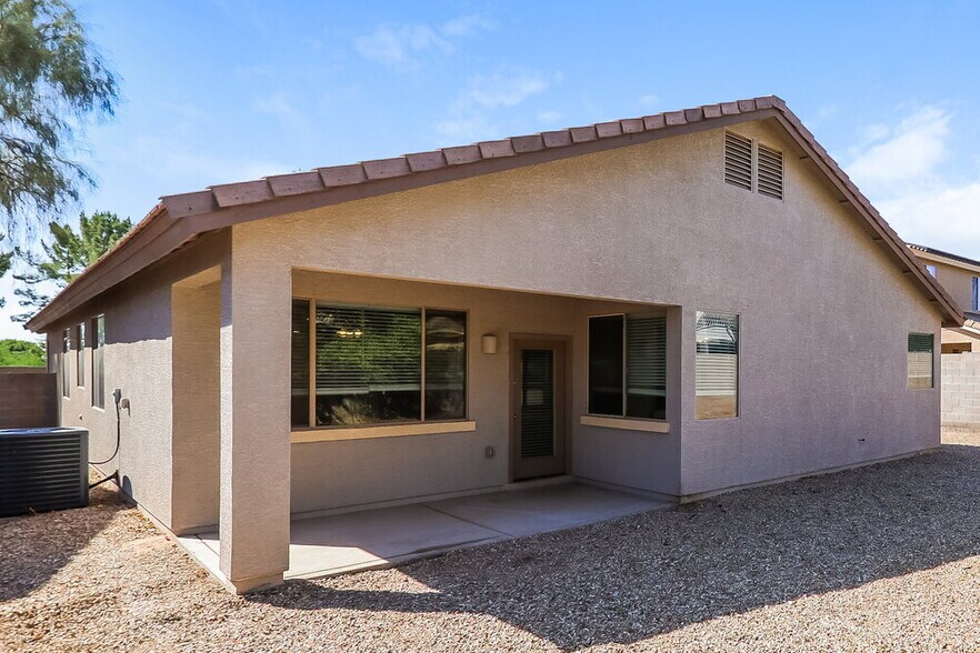 Building Photo - 14338 W Crocus Dr