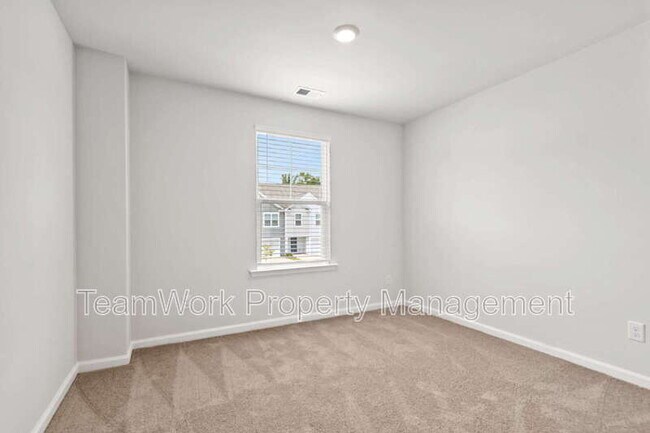 Building Photo - 124 Orchid Bloom Cir