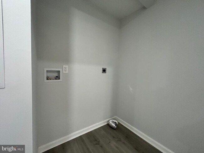 Building Photo - 104 Roe St