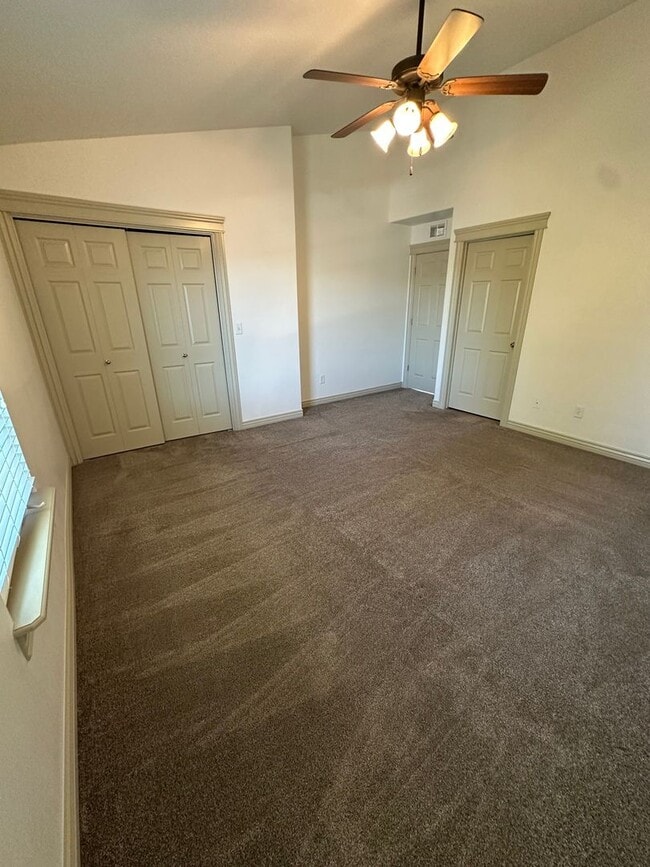 Building Photo - GET $1000 OFF THE FIRST MONTHS RENT!!!