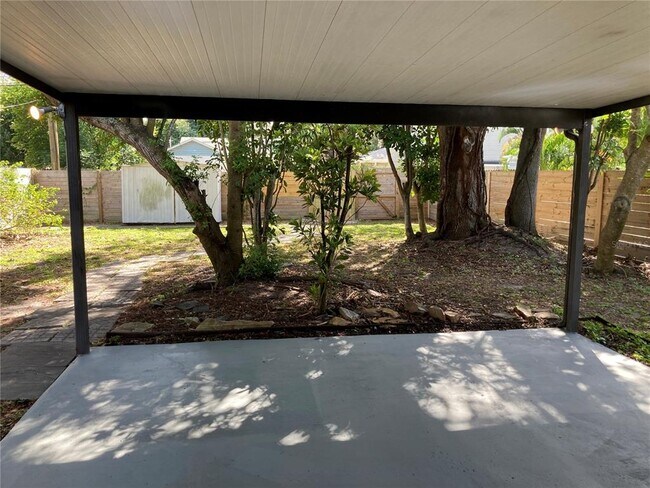 Building Photo - 2028 29th Ave N