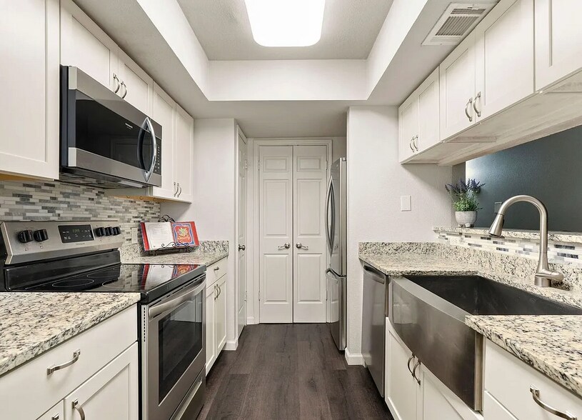 Building Photo - 13130 Blanco Rd