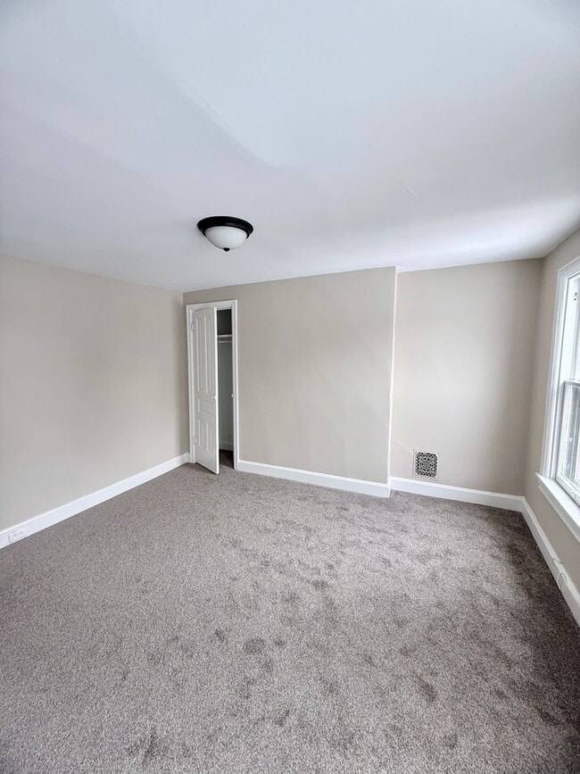 Building Photo - Charming & Spacious Historic 5-Bedroom Home for Rent in Carlisle, PA