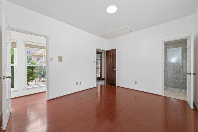 Building Photo - 15106 Dawnbrook Dr
