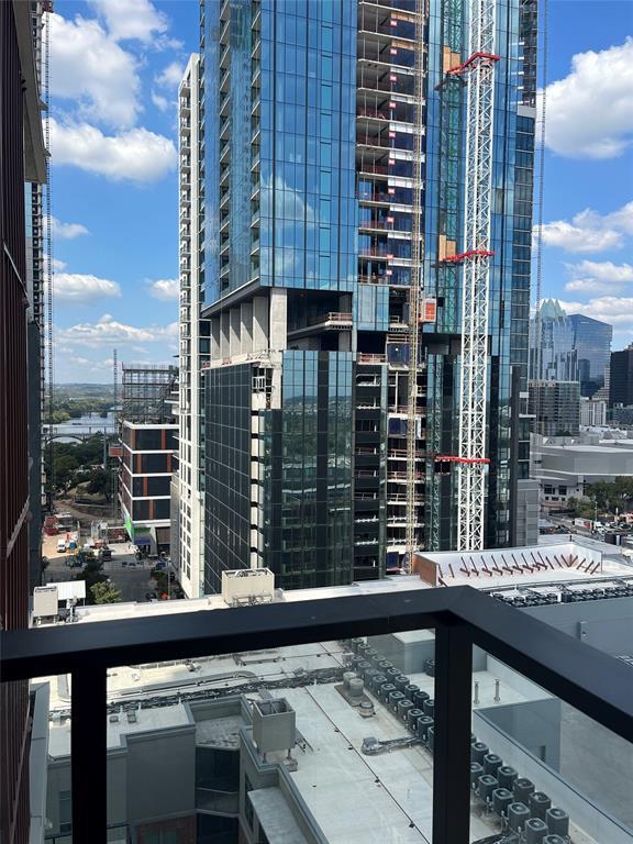 Building Photo - 84 East Ave