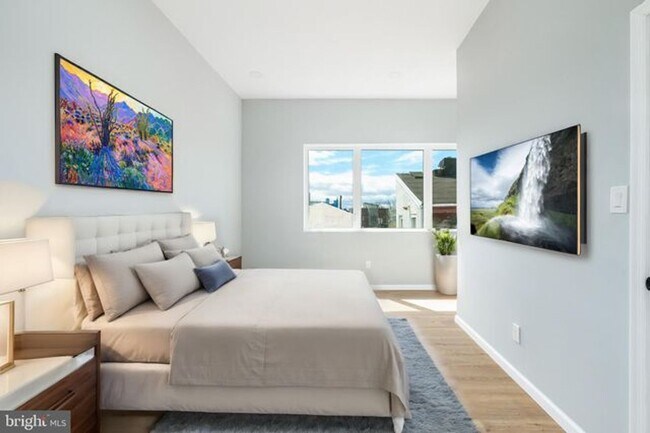 Building Photo - Breathtaking House for Rent wt Roof Deck