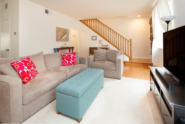 Building Photo - 1049 16th St