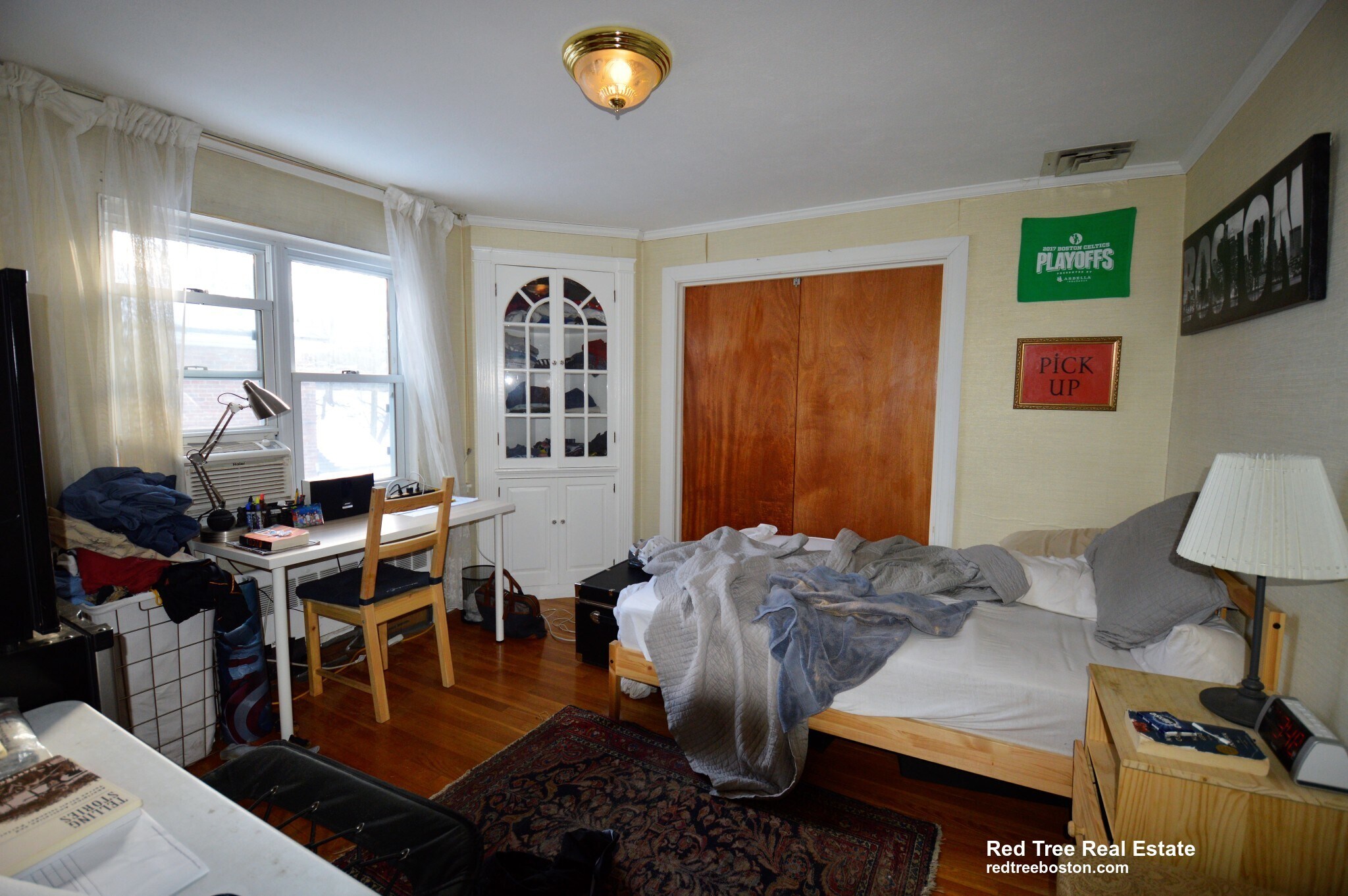 Building Photo - 16-18-18 Caltha Rd