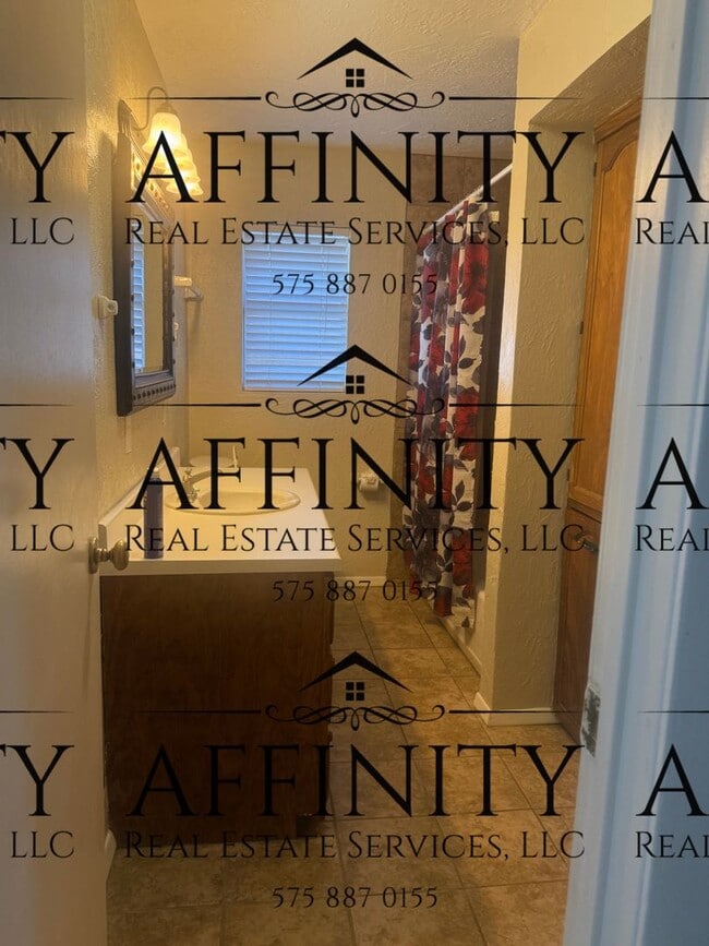 Building Photo - 3 bedroom home