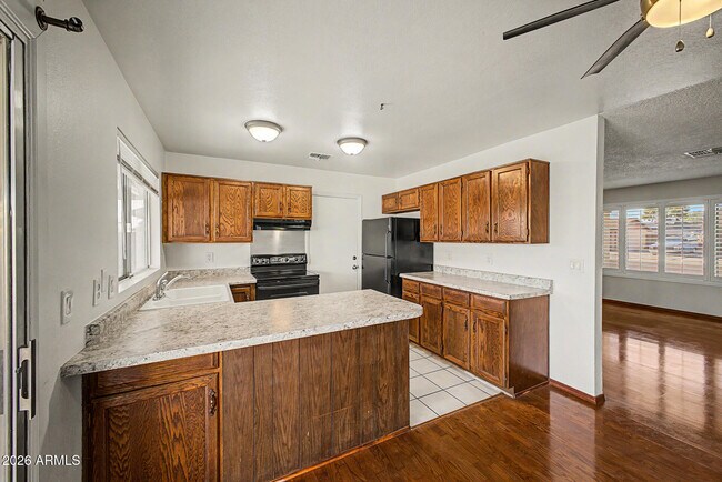 Building Photo - 1455 W Mohawk Ln
