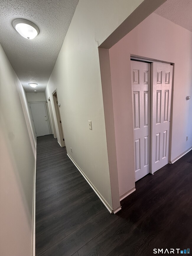 Building Photo - 834 Park St