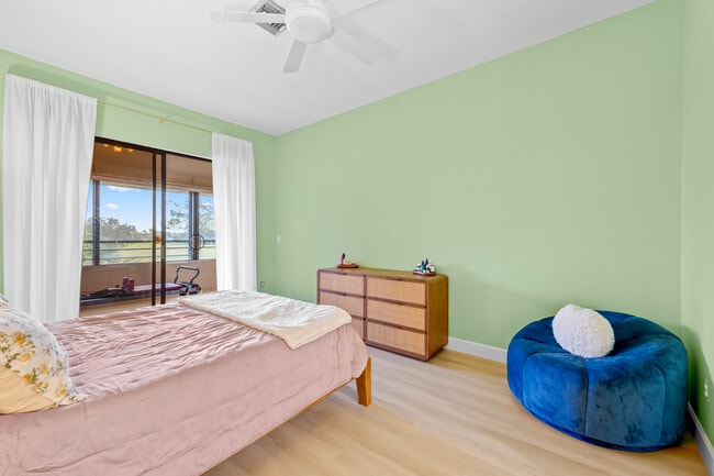 Building Photo - 7460 La Paz Blvd