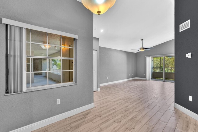 Building Photo - 2803 N Oakland Forest Dr