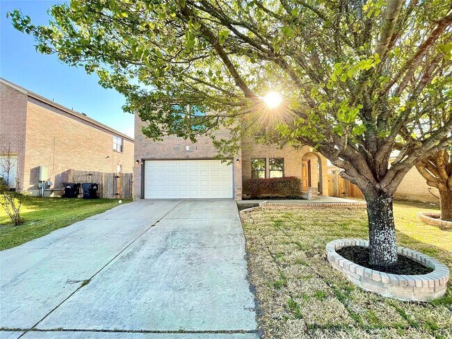 Primary Photo - 203 Rim Rock Dr