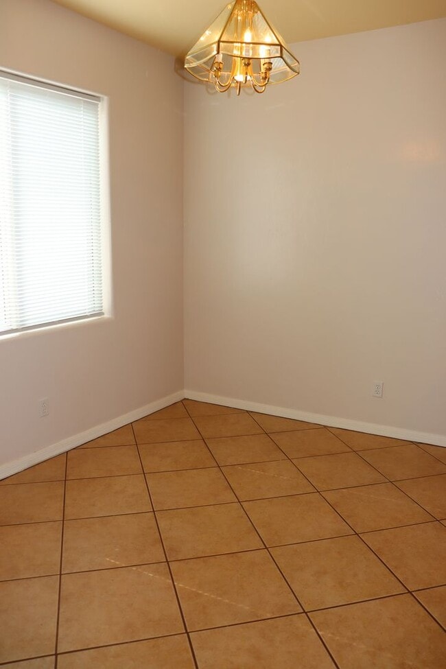 Building Photo - Beautiful West Side Home in Gated Community