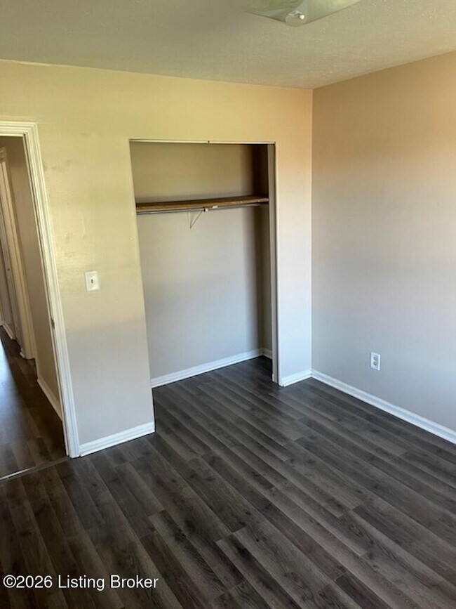 Building Photo - 1707A Cliff Ridge Ct