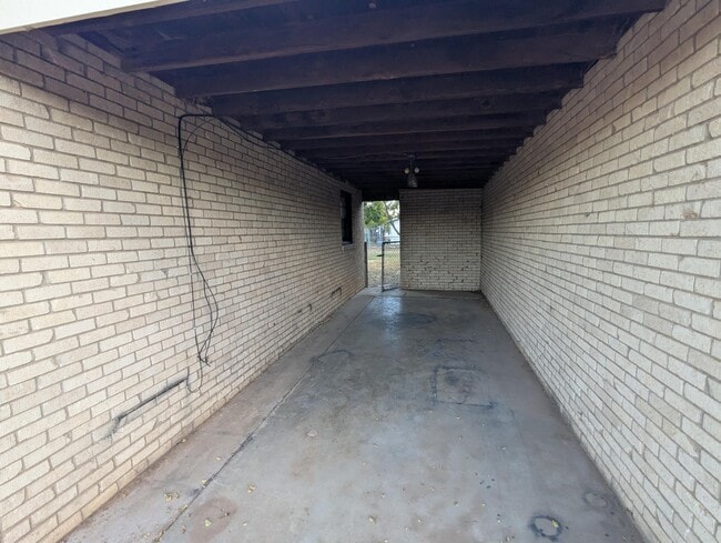 Building Photo - 2104 E 29th St